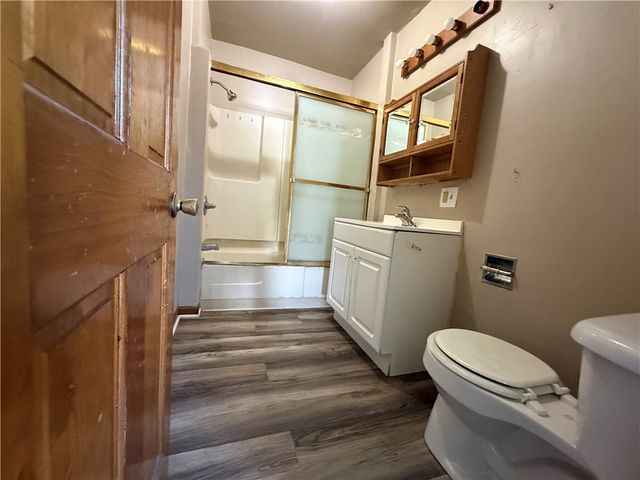 606 Chestnut St, New Castle, PA 16101