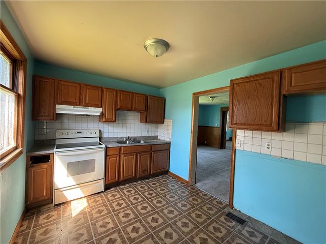 606 Chestnut St, New Castle, PA 16101
