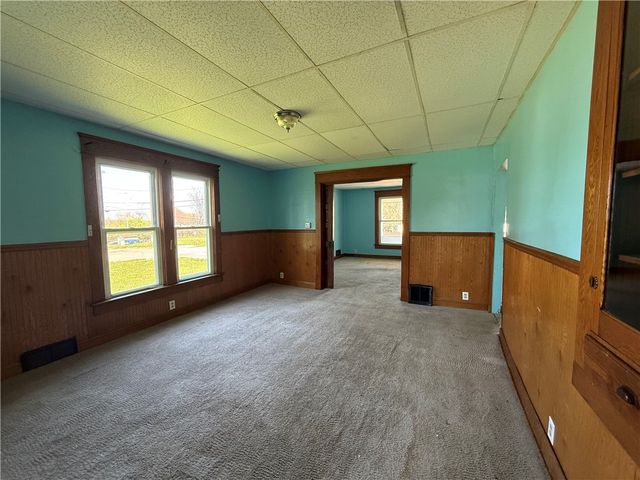 606 Chestnut St, New Castle, PA 16101