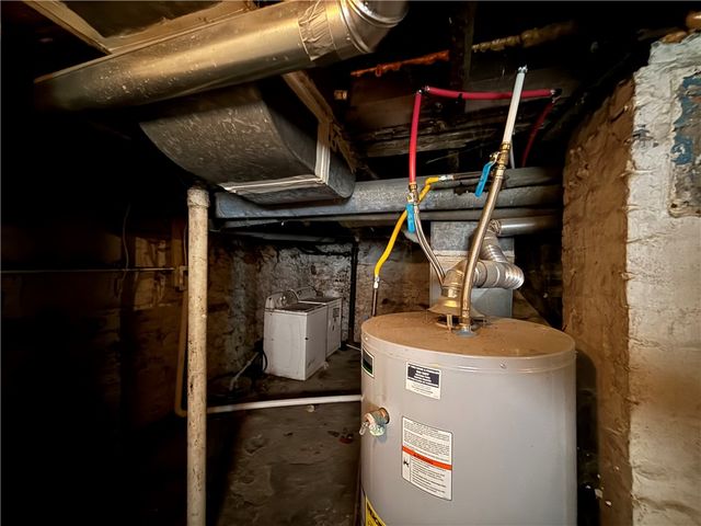 606 Chestnut St, New Castle, PA 16101
