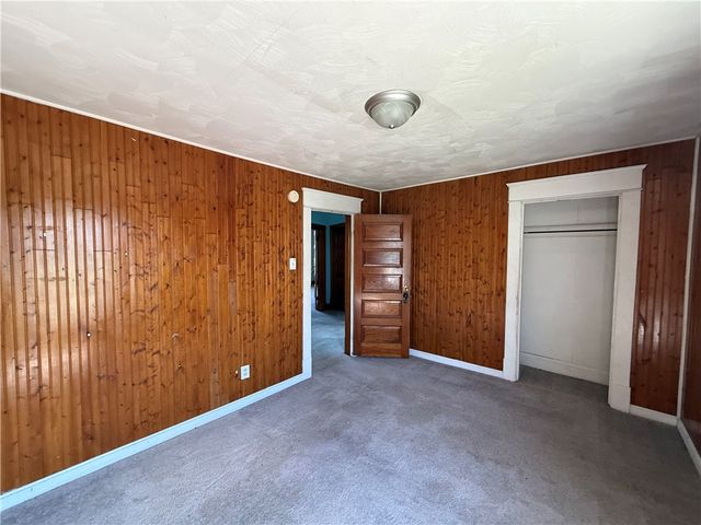 606 Chestnut St, New Castle, PA 16101