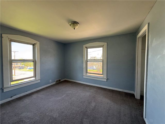 606 Chestnut St, New Castle, PA 16101