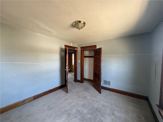 606 Chestnut St, New Castle, PA 16101
