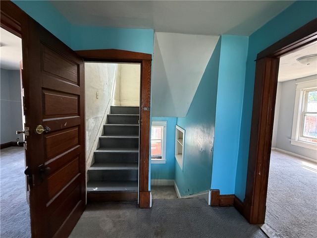 606 Chestnut St, New Castle, PA 16101