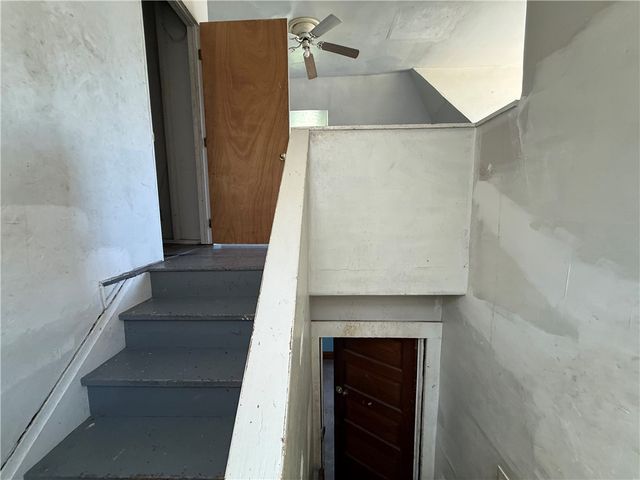 606 Chestnut St, New Castle, PA 16101
