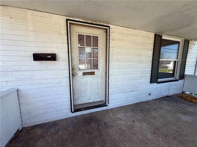 606 Chestnut St, New Castle, PA 16101
