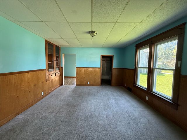 606 Chestnut St, New Castle, PA 16101
