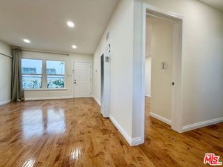 2027 Euclid Street B, Santa Monica, CA 90405