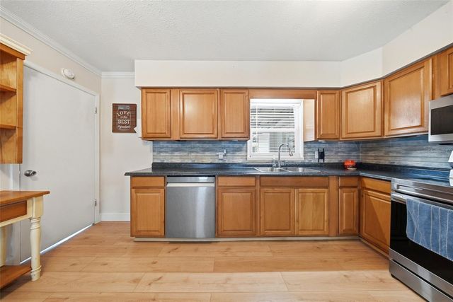 9403 OAK RIDGE AVENUE, Riverview, FL 33578