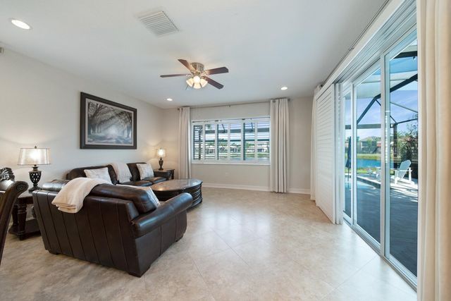 8472 Serena Creek Avenue, Boynton Beach, FL 33473