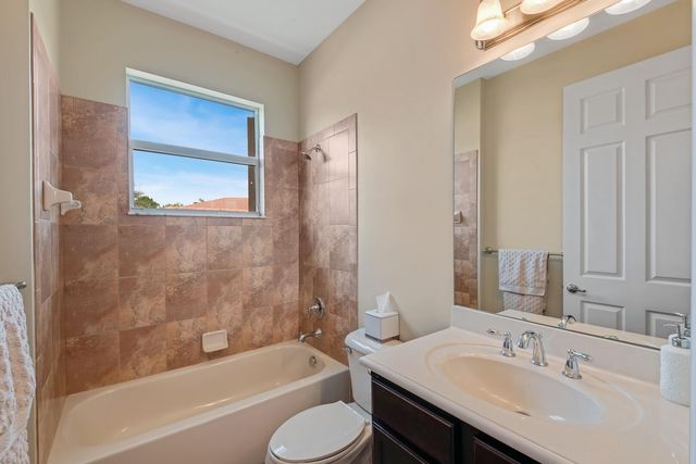 8472 Serena Creek Avenue, Boynton Beach, FL 33473