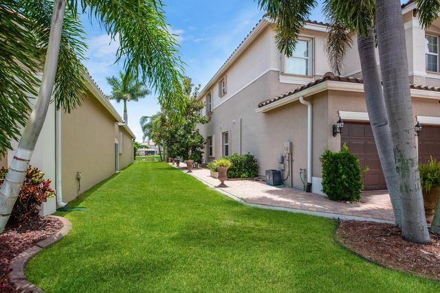 8472 Serena Creek Avenue, Boynton Beach, FL 33473
