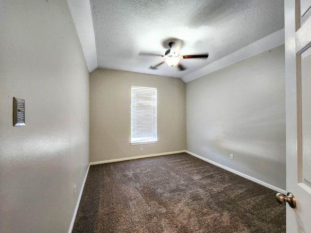 2412 N Mission Circle, Friendswood, TX 77546