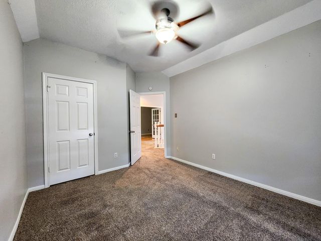 2412 N Mission Circle, Friendswood, TX 77546