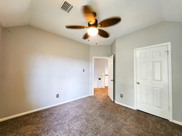 2412 N Mission Circle, Friendswood, TX 77546