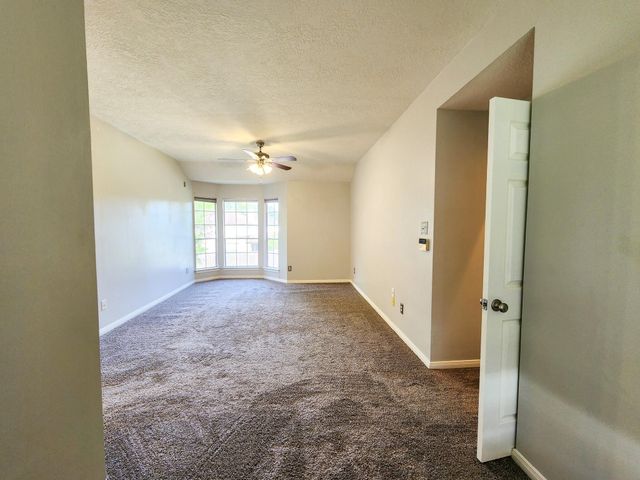2412 N Mission Circle, Friendswood, TX 77546