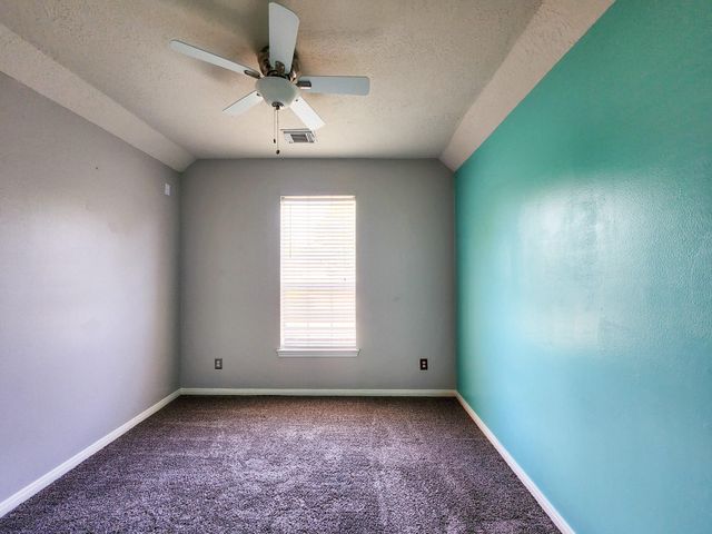 2412 N Mission Circle, Friendswood, TX 77546