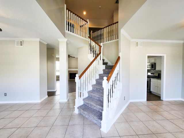 2412 N Mission Circle, Friendswood, TX 77546