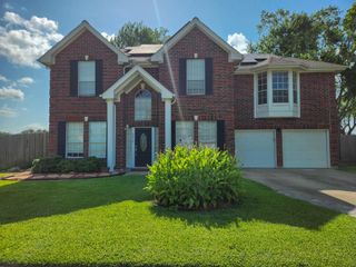 2412 N Mission Circle, Friendswood, TX 77546