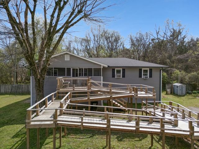 134 Martin Ln, La Vergne, TN 37086