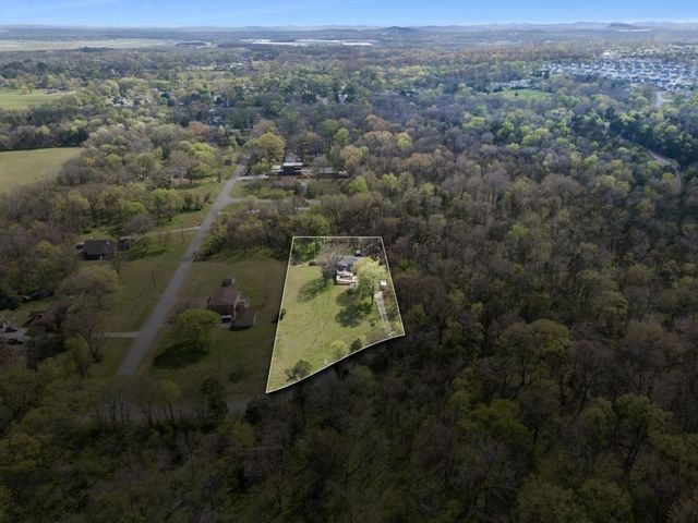 134 Martin Ln, La Vergne, TN 37086