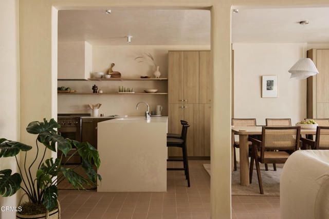 4781 Round Top Drive, Los Angeles, CA 90065