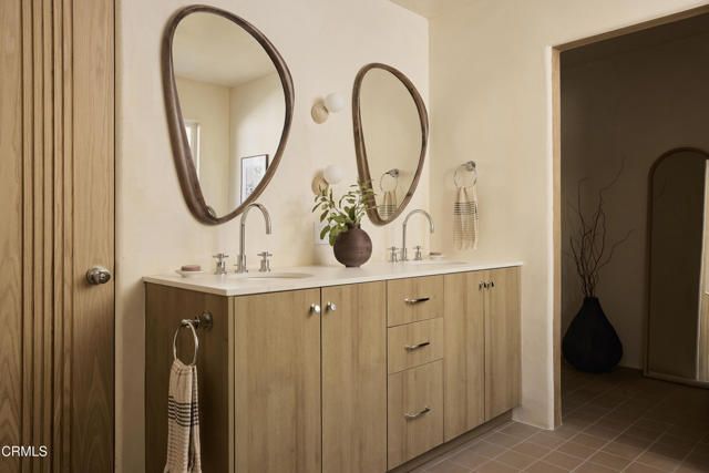 4781 Round Top Drive, Los Angeles, CA 90065