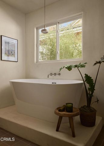 4781 Round Top Drive, Los Angeles, CA 90065