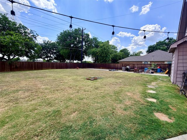 110 Monday Haus Lane, Highland Village, TX 75077