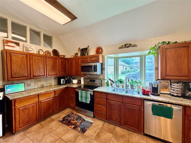 110 Monday Haus Lane, Highland Village, TX 75077