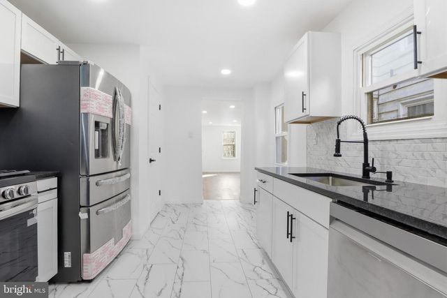 13 S 2ND ST, Columbia, PA 17512