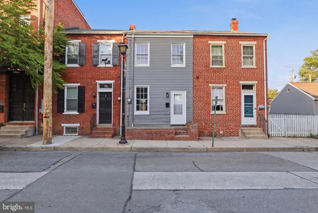 13 S 2ND ST, Columbia, PA 17512