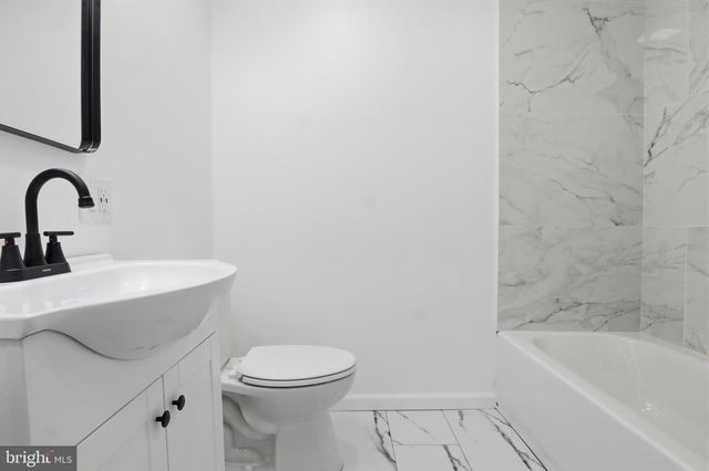 13 S 2ND ST, Columbia, PA 17512