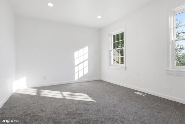 13 S 2ND ST, Columbia, PA 17512