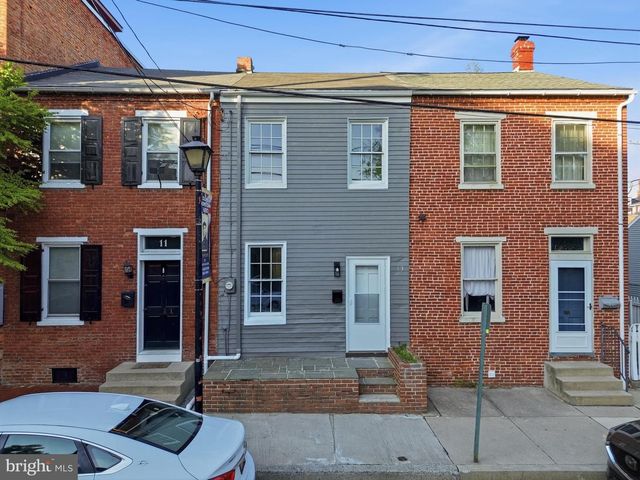 13 S 2ND ST, Columbia, PA 17512