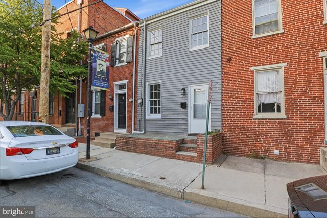 13 S 2ND ST, Columbia, PA 17512