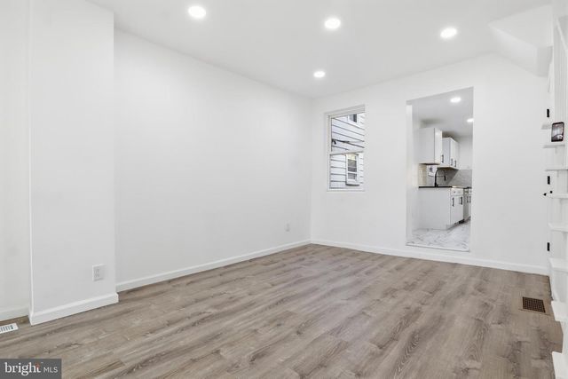 13 S 2ND ST, Columbia, PA 17512