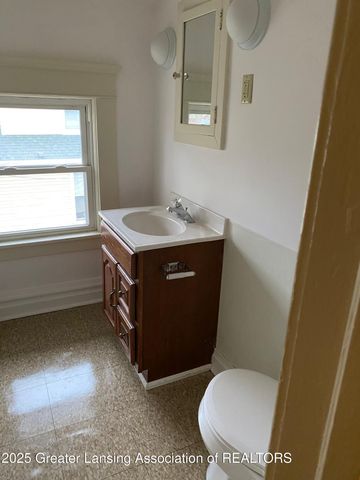 837 E Shiawassee Street, Lansing, MI 48912