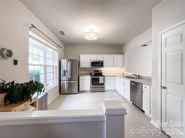 6876 Rothchild Drive, Charlotte, NC 28270