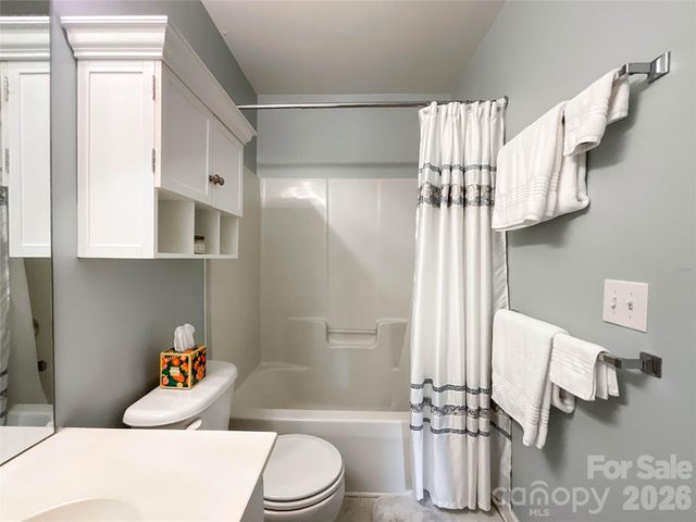 6876 Rothchild Drive, Charlotte, NC 28270