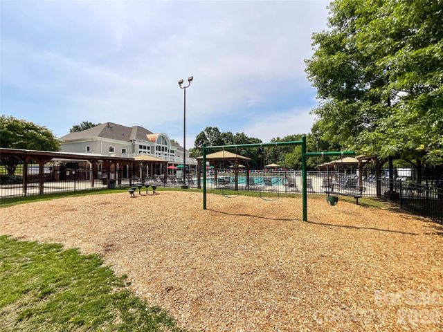 6876 Rothchild Drive, Charlotte, NC 28270