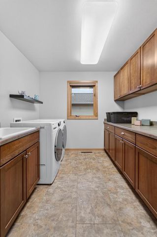 3555 John Muir Drive, Middleton, WI 53562