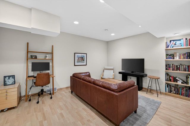 3555 John Muir Drive, Middleton, WI 53562