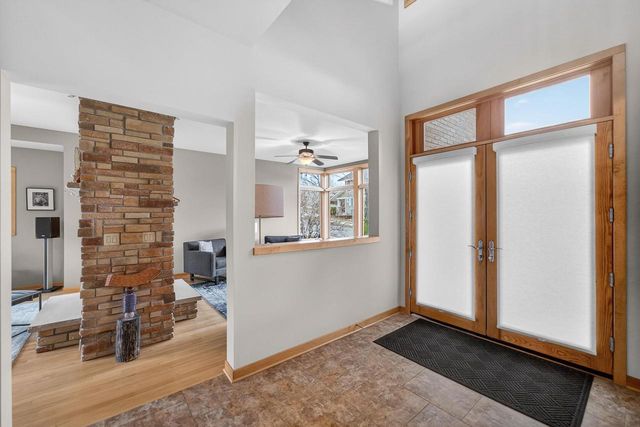 3555 John Muir Drive, Middleton, WI 53562