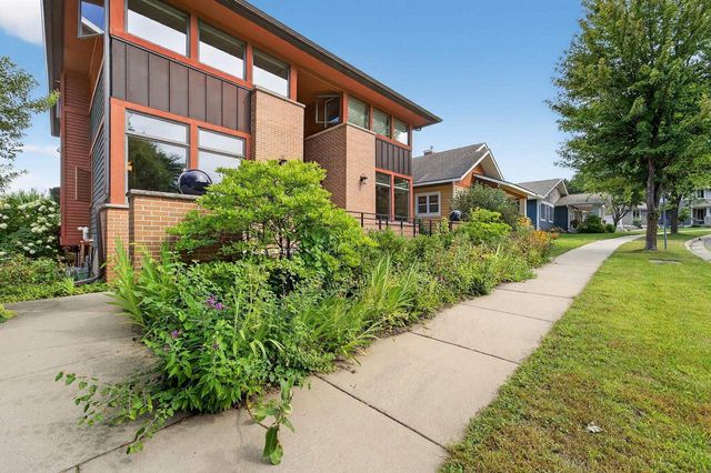 3555 John Muir Drive, Middleton, WI 53562