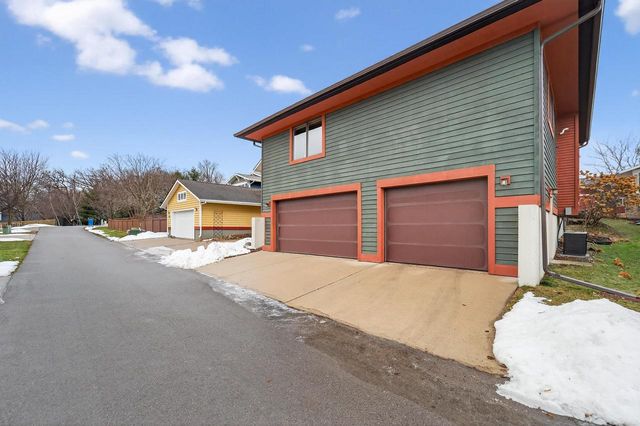 3555 John Muir Drive, Middleton, WI 53562