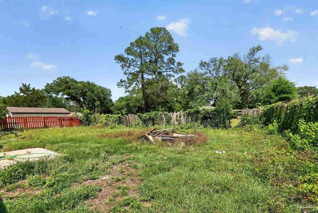 420 Chanterelle Dr, Pensacola, FL 32506