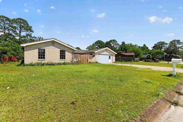 420 Chanterelle Dr, Pensacola, FL 32506