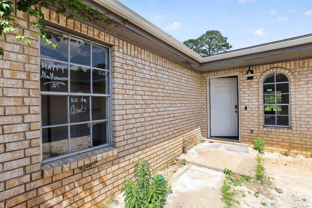 420 Chanterelle Dr, Pensacola, FL 32506