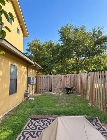 2316 Thornton RD B, Austin, TX 78704